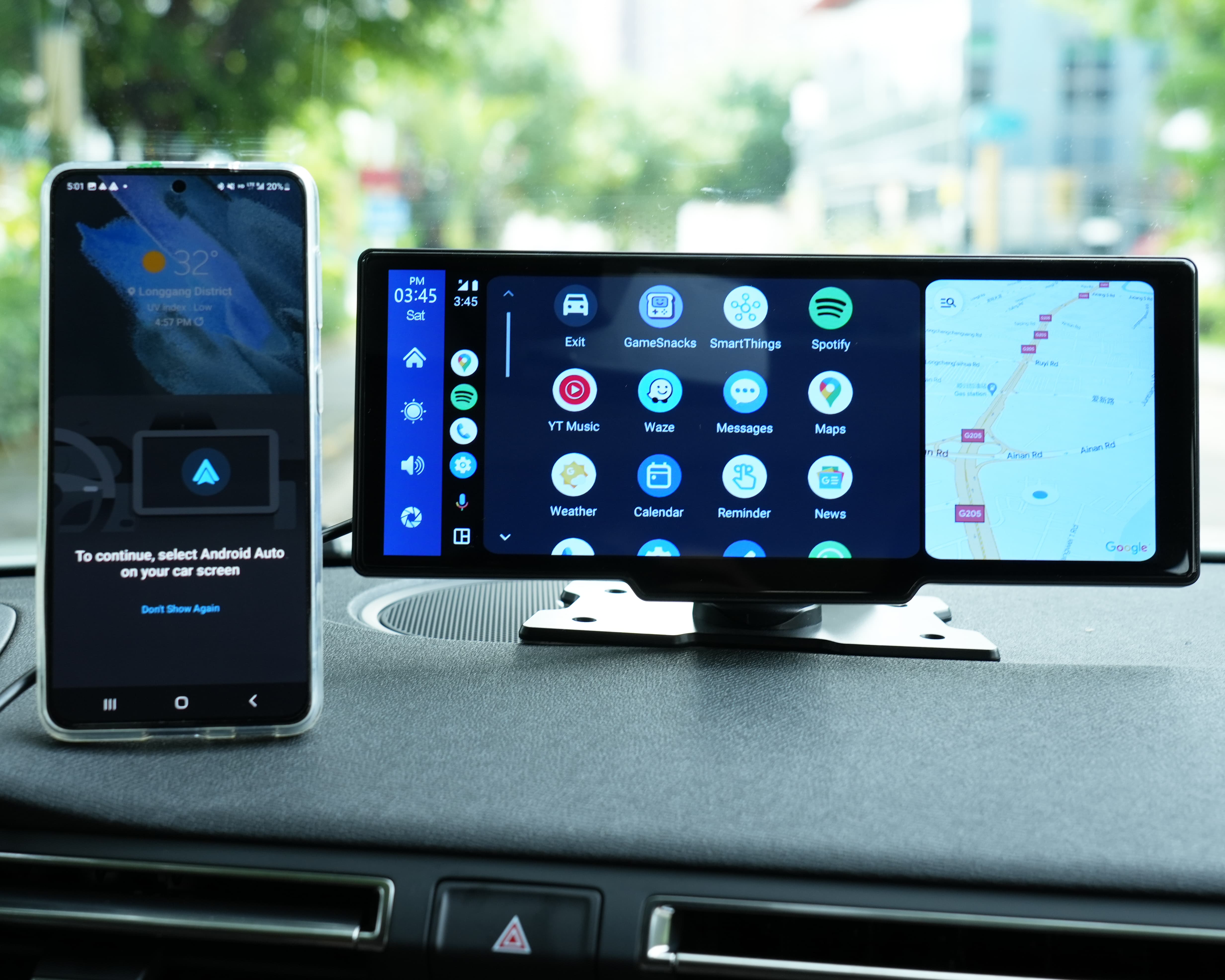 portable wireless carplay screen
