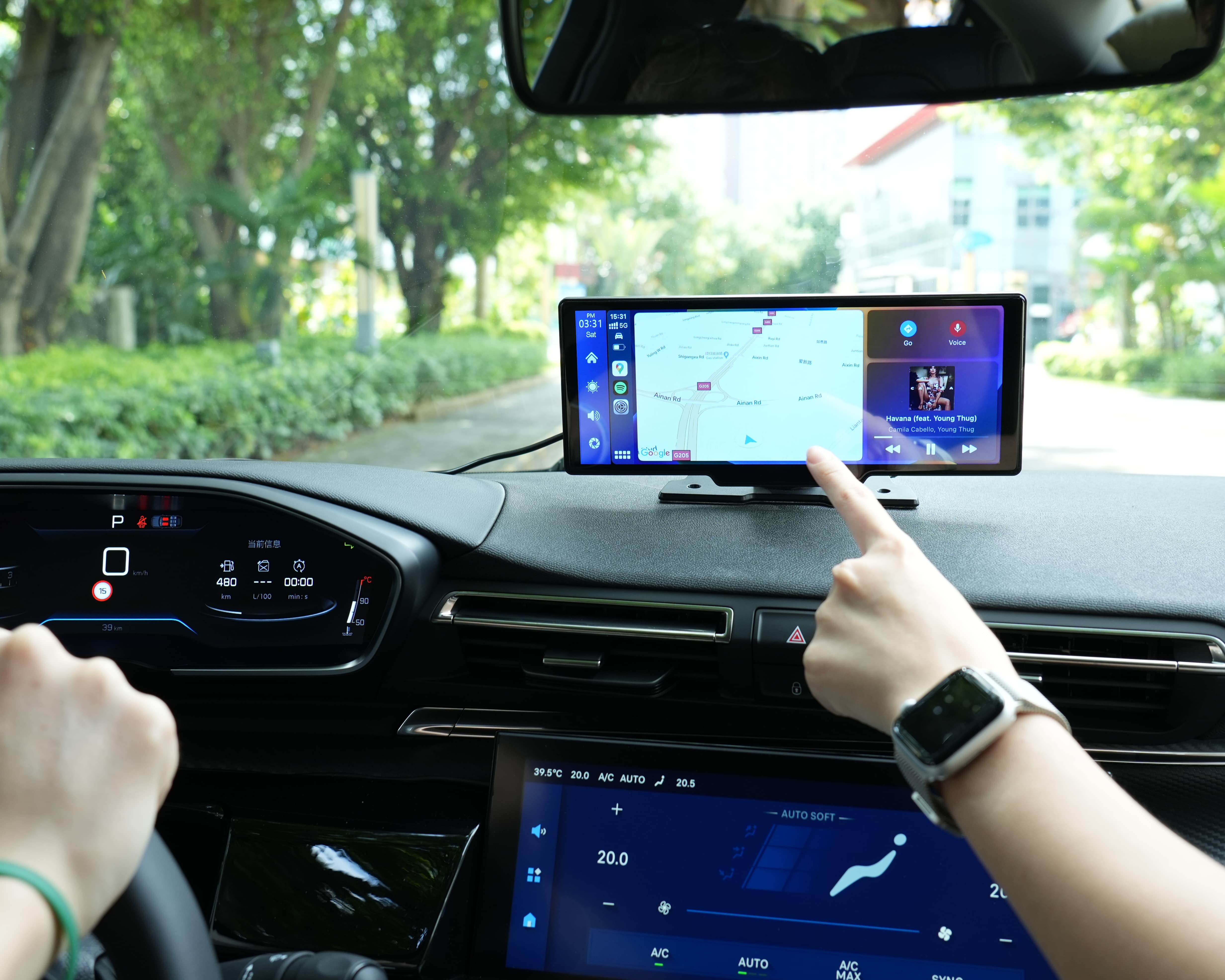 portable carplay screen for car