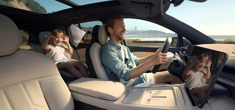 <h4><strong>Ver el asiento trasero en tiempo real</strong></h4>